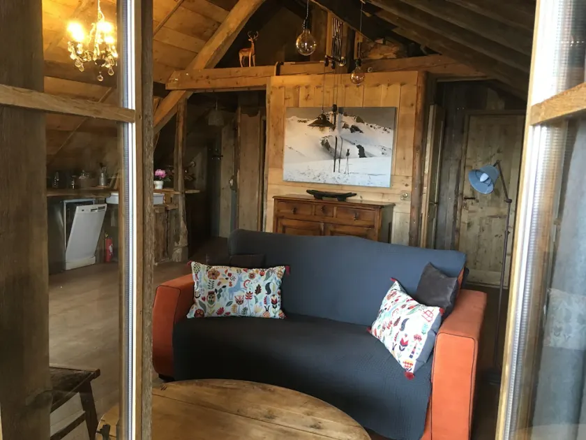 Sommerhus med terrasse 15 minutter fra søen på landet, i en gammel gård - Image 1