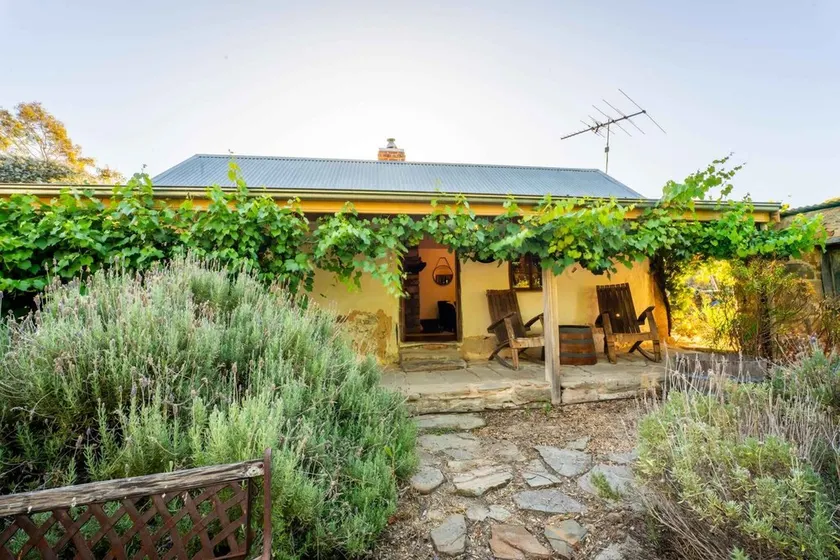 Spa Bath, Entire Home, Off Street Parking, Barossa Valley - Image 1