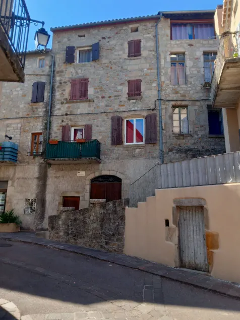 Cozy Triplex - Image 1