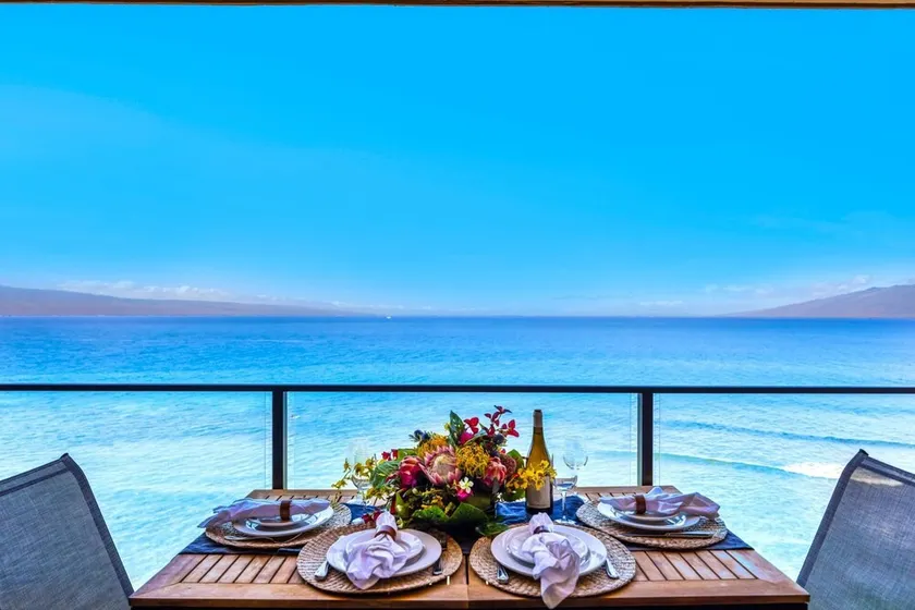 Mahana Villas Oceanfront 6 BR Sleeps 17 Complimentary Car with 6 Nights MAH ML-1195 by KBM - Image 1