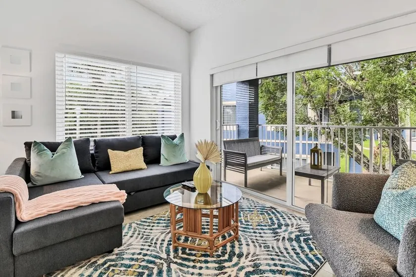 280C - Boca Retreat w/ Pool, Parking, Near Evert Tennis & Shops - Image 1