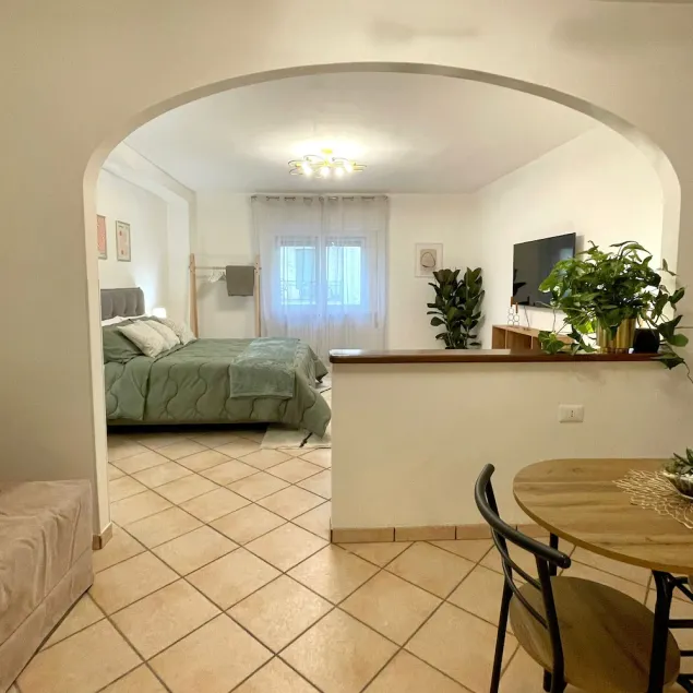 Rosy Suite Bed and Breakfast - Image 1