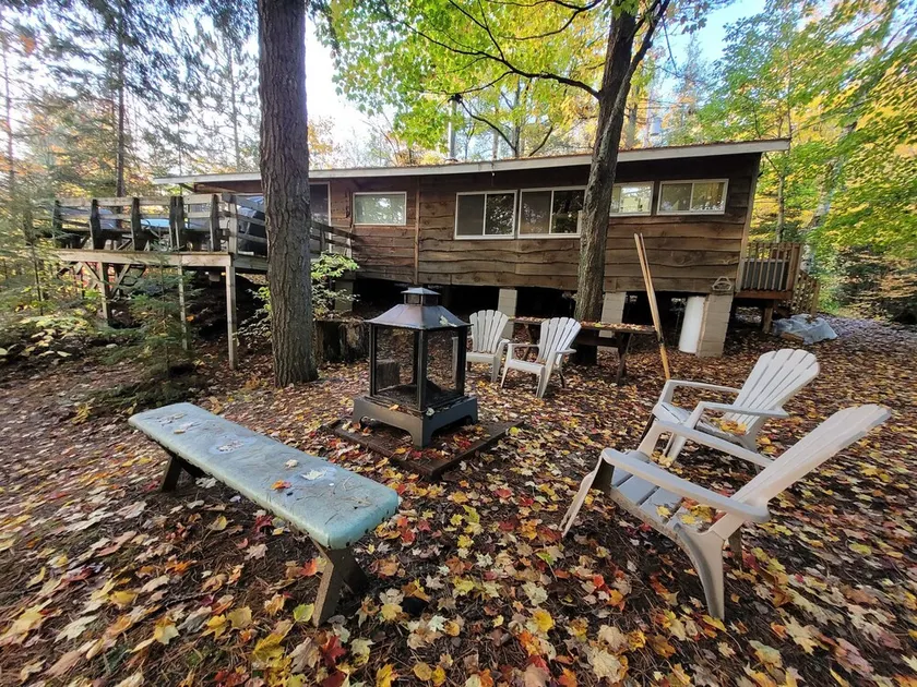 3 BEDROOM LOOKOUT WATERFRONT COTTAGE - SPRING & SUMMER  AVAILABILITY! - Image 1