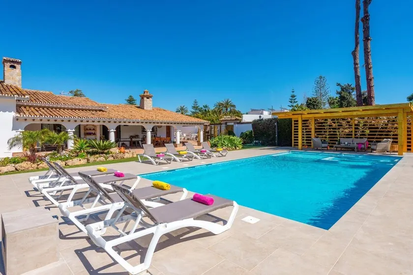 Villa Ramos by Villa Plus - Image 1