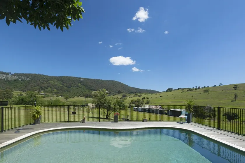 Tharah - Mountain View Estate - Image 1