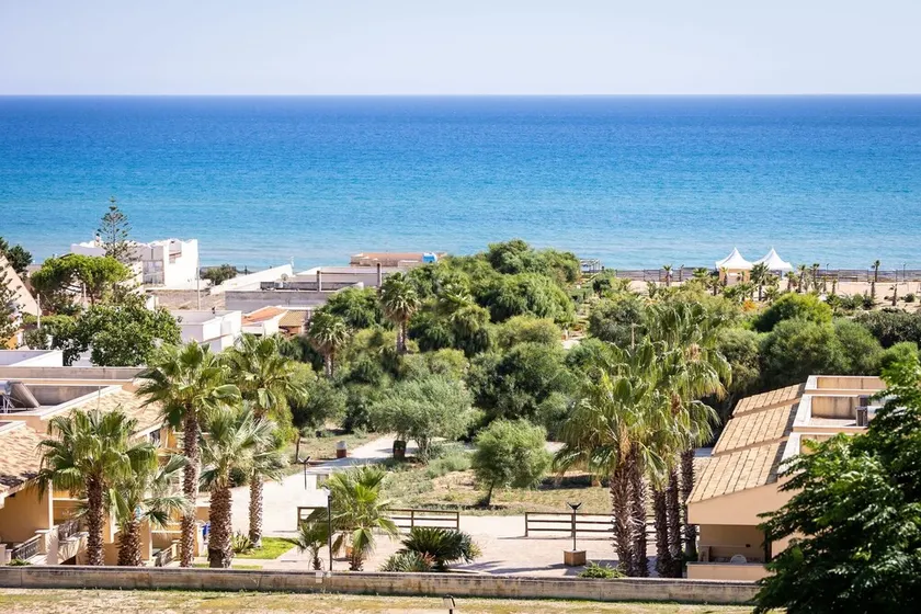 Appartement à Triscina près de la mer et piscines - Image 1