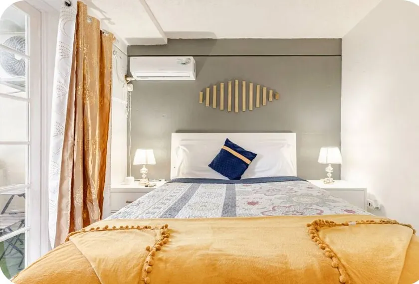 Light escape mixes luxury with homey - 2 mins from the beach! - Image 1