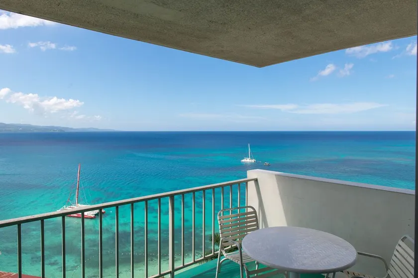 Moonlight Beach Studio @Montego Bay Club - Image 1