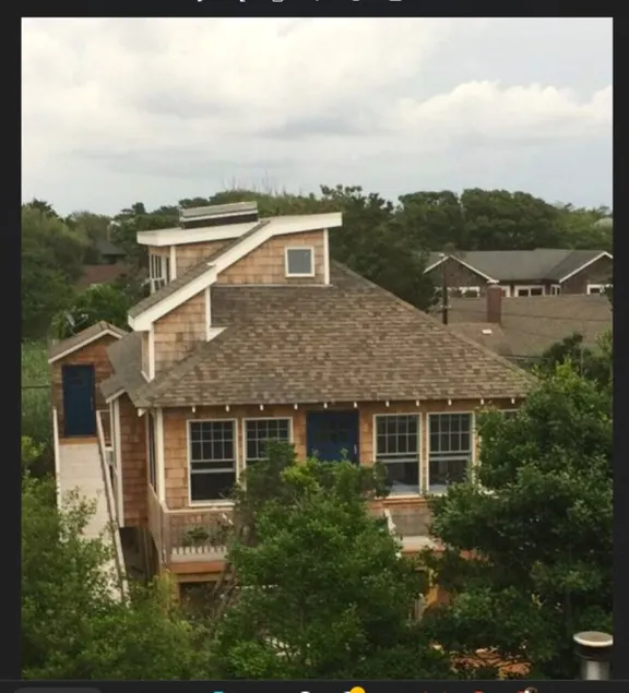 Stunning, light-filled beach house with hot tub & sauna, minutes from the beach! - Image 1