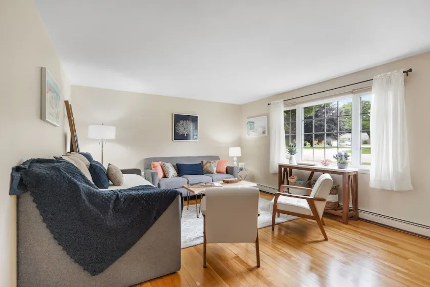 Beautiful Newport Home - The Cottage At Restmere, South  - Image 1