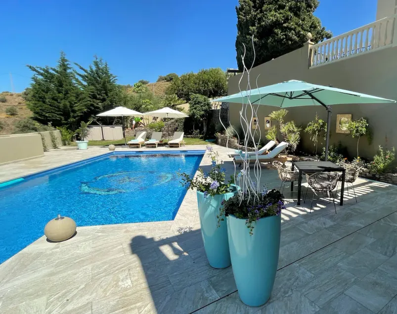  Unbeatable Sea and Mountain Views in a stylish and authentic location - Image 1