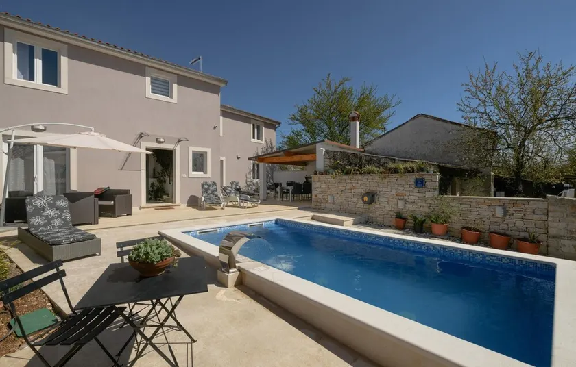 Cozy Home In Fradelani - Image 1