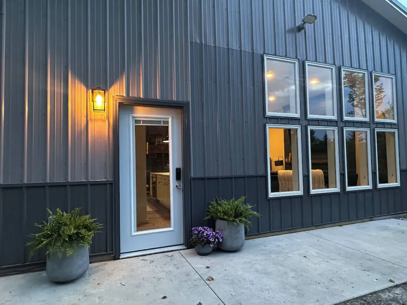 Big Wolf Barn: Where Big Groups Have Big Fun, Lakegfront in Jackson, MI. - Image 1