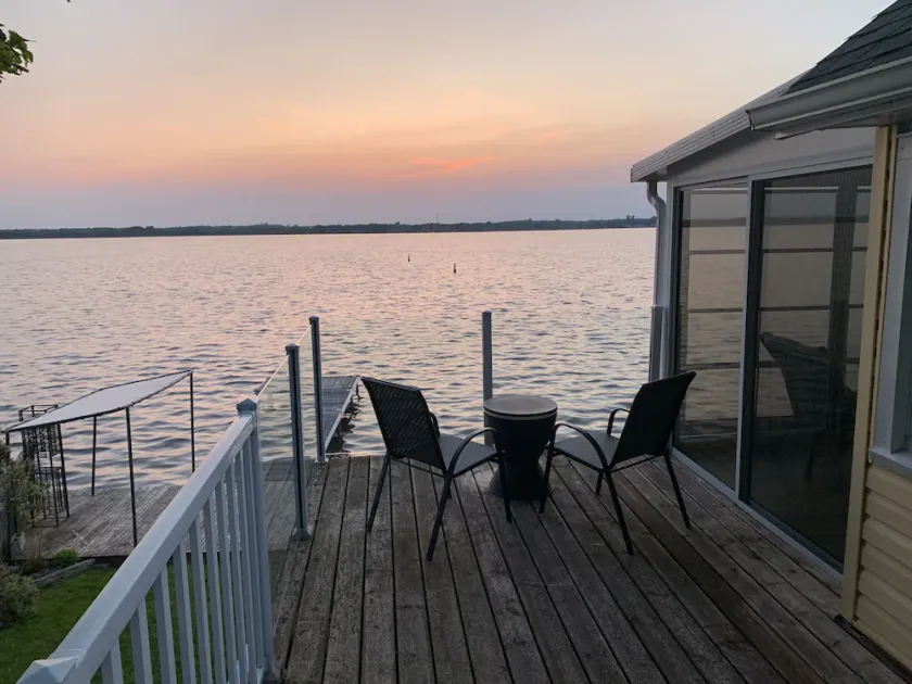 Stunning Sunset view and private waterfront lake - Image 1