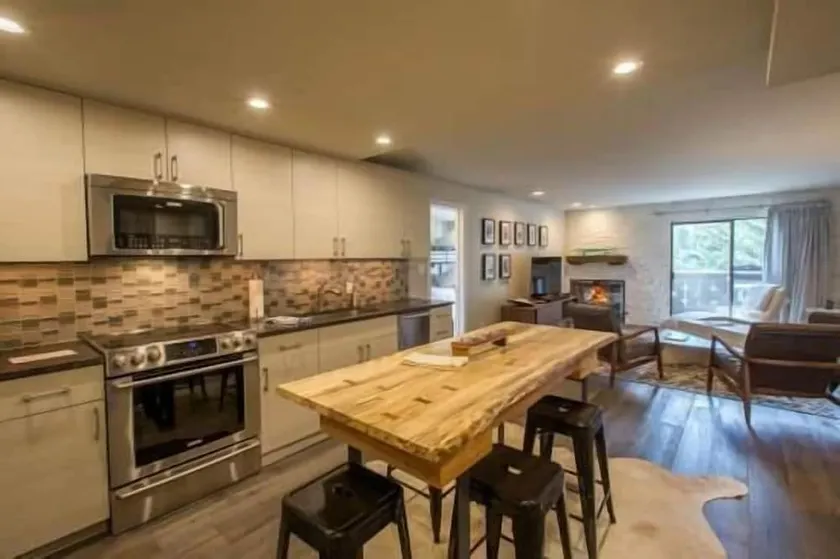 Vail Village condo walking distance to Gondola - Image 1