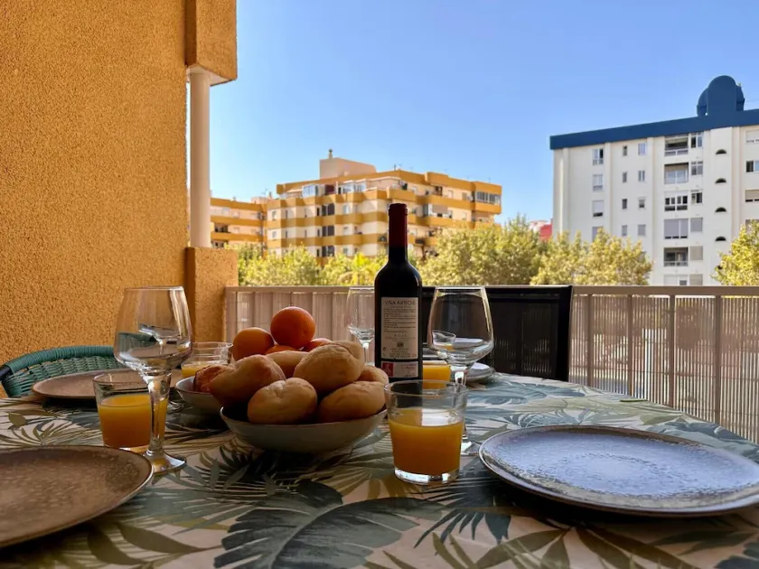 APARTAMENTO EN APOLO 7 a 100mts de la playa - Image 1