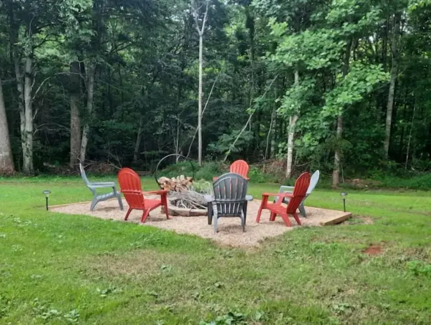 Cozy Country small two bedroom home. - Image 1