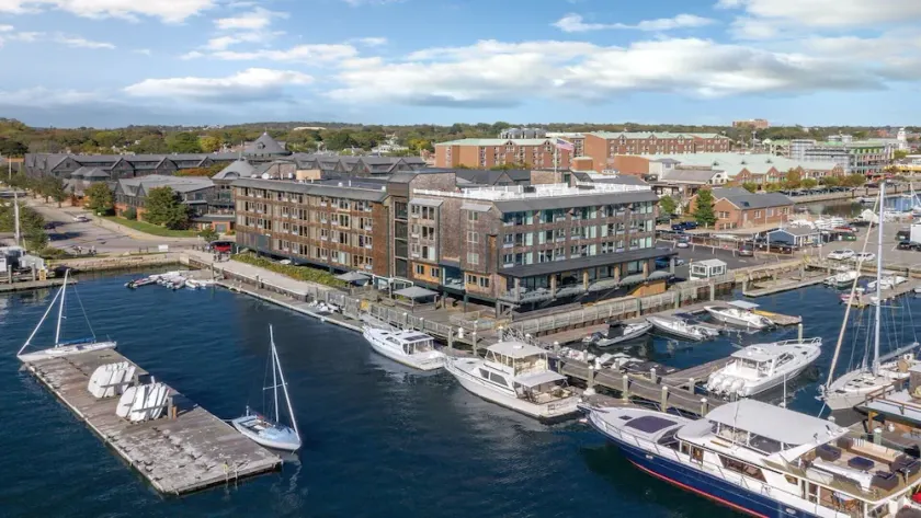 OFFICIAL LISTING | Wyndham Long Wharf 1 BR w/WiFi, Pool & Steps From Harbor - Image 1