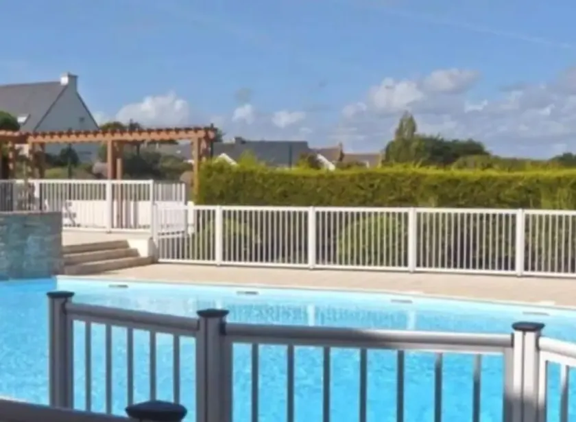 House near the ocean - Image 1