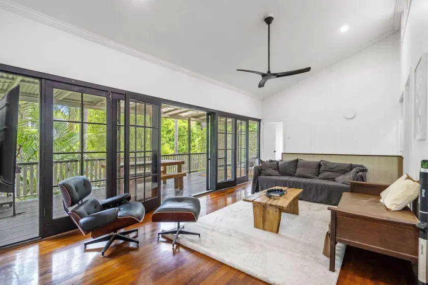 Spacious 3-bed Stay With Balcony and BBQ - Image 1