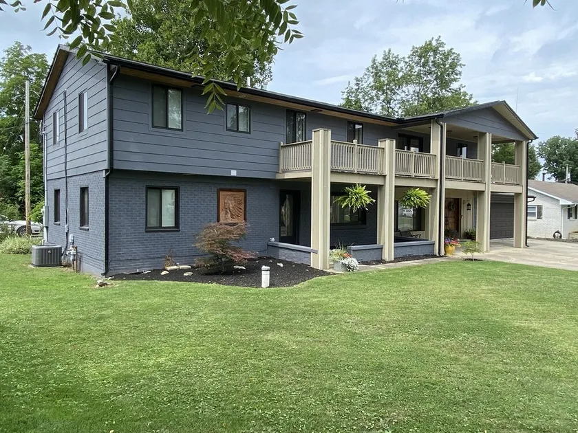 Lake Views: 2nd-Story Guest Suite with Private Entrances/Yard/Parking - Image 1