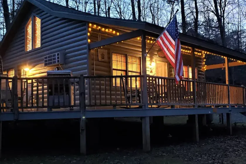 Cozy Cabin - Hot Tub! 1 Mile From Downtown Helen - Image 1