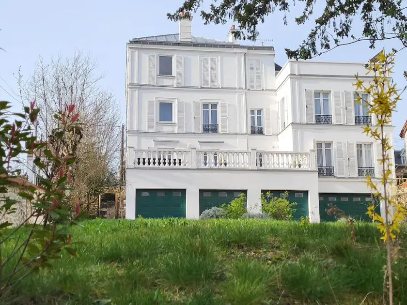 Villa Les Coteaux - 300m² - Proche Paris - Image 1