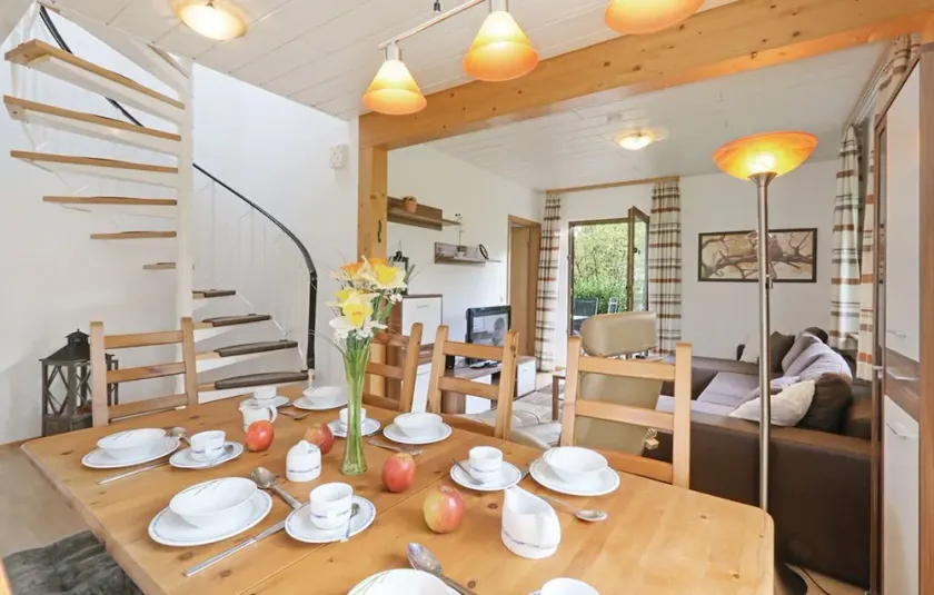 Seepark Kirchheim Ferienhaus bei Nina mit Sauna - Image 1