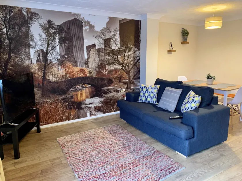 Cosy Corner House - Image 1