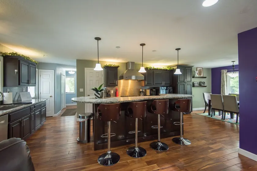 LUXURY GETAWAY! ARCADE, POOL TBL, PING PONG, HOT TUB, DECK! ACCESS TO POOLS! - Image 1