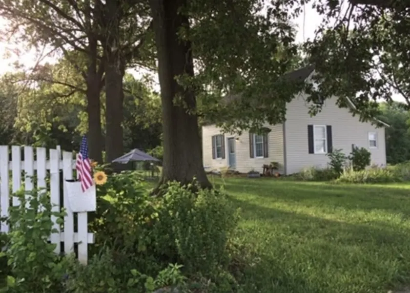 Sweet Farm Stay - Image 1