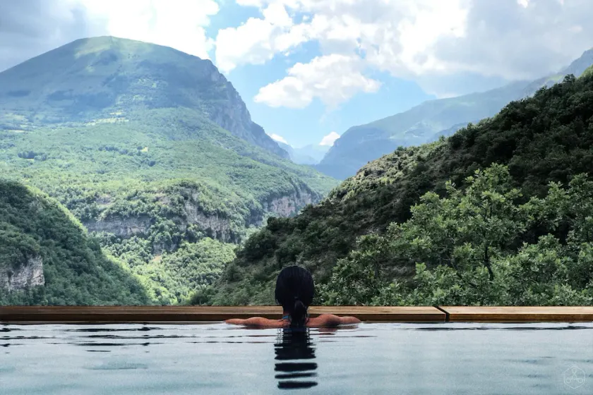 Affascinante Antica Rocca nel Parco Nazionale dei Monti Sibillini. Piscina e jacuzzi riscaldata. - Image 1