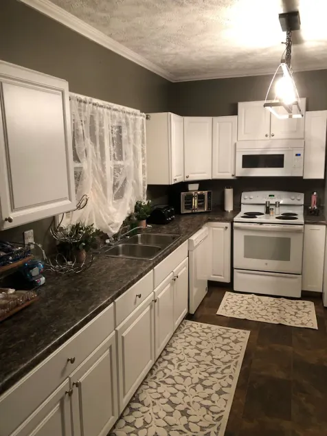 Entire Home in Camden - Image 1