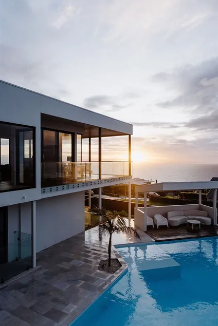 Bayview Luxe Entertainer Pool World Class View - Image 1