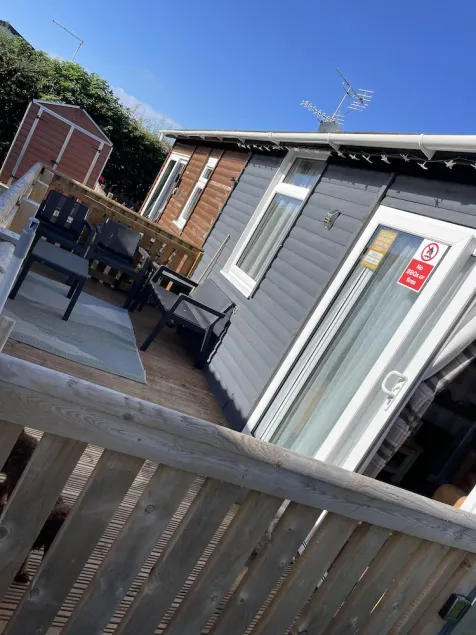 Grey Shells 2-bed Chalet in Bridlington South Shore - Image 1