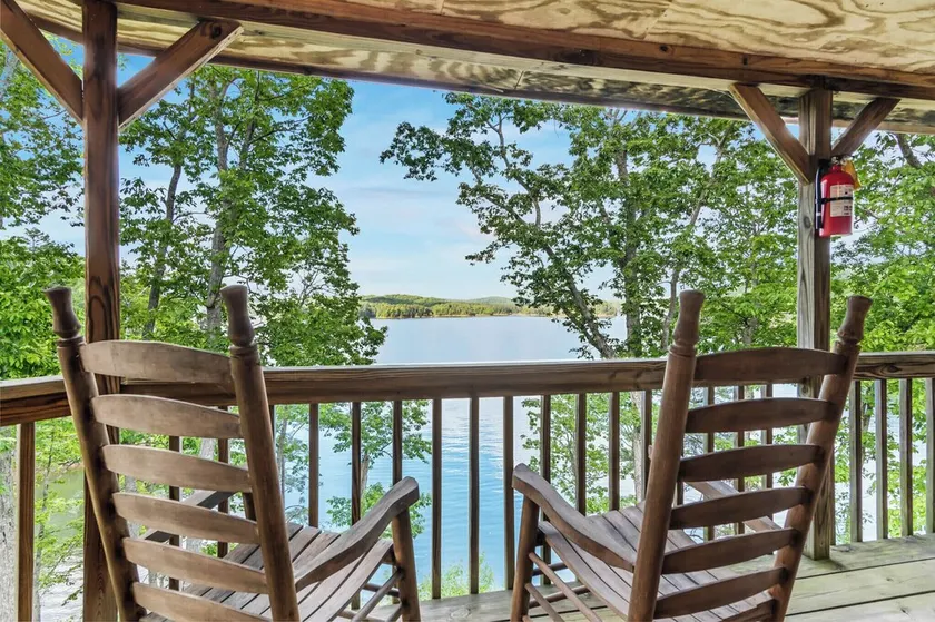 Carters Lake, Lakeside Cabin #8, includes free boat slip at the Marina - Image 1