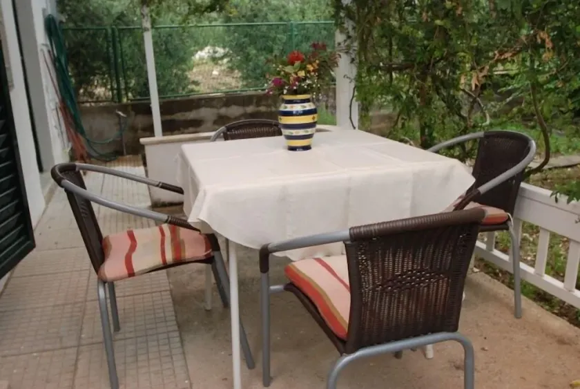 1-Zimmer-Ferienwohnung mit Terrasse Zaostrog, Makarska (A-2663-a) - Image 1