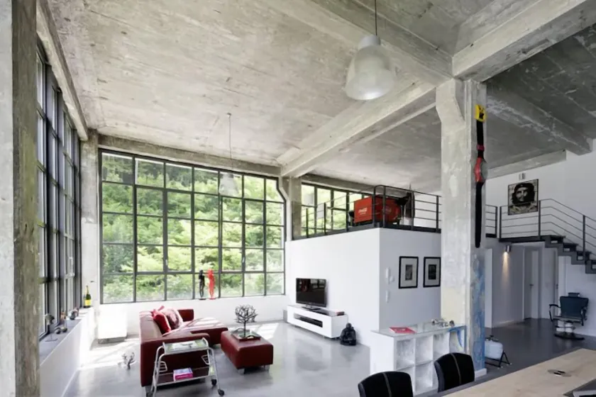 Appartement loft 160 m2 de style usine dans un monument Bauhaus pour 6 personnes - Image 1