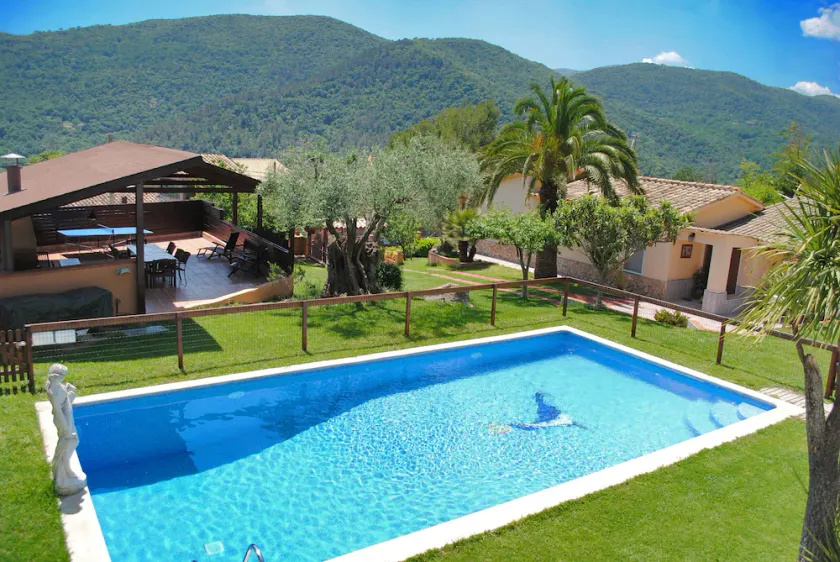 Beautiful home with mountain views, big private pool, 2 km. from Banyoles lake - Image 1