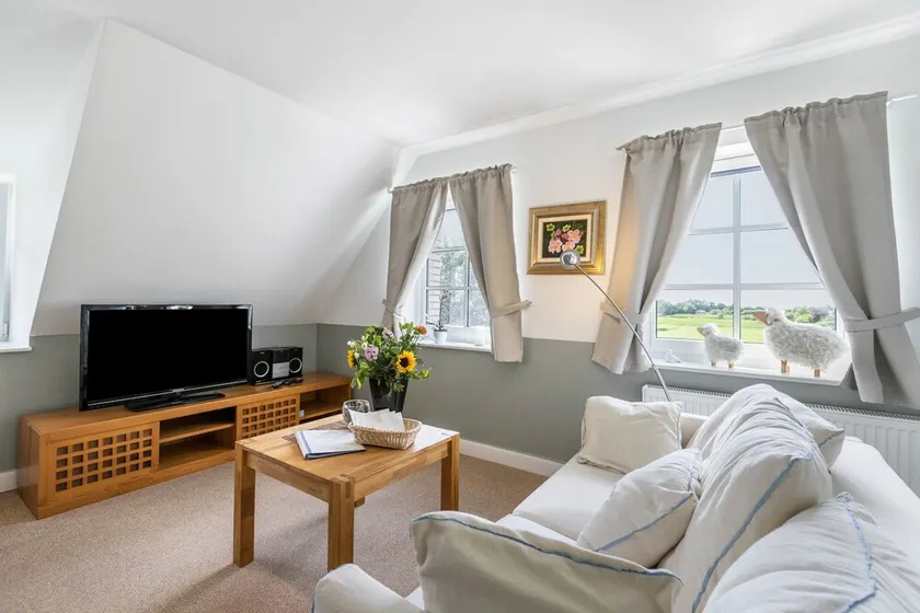 Apartment 'Südwest' with Shared Terrace, Private Garden and Wi-Fi - Image 1