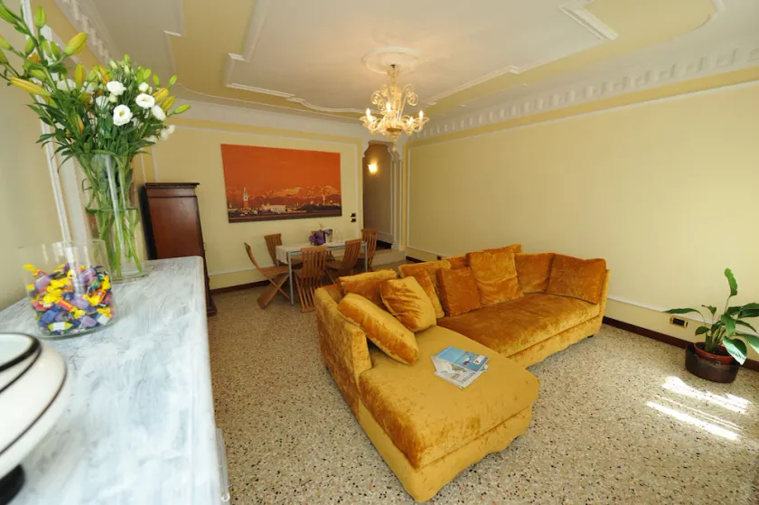 Le luxe d'un appartement élégant au pied du pont du Rialto et le Grand Canal - Image 1