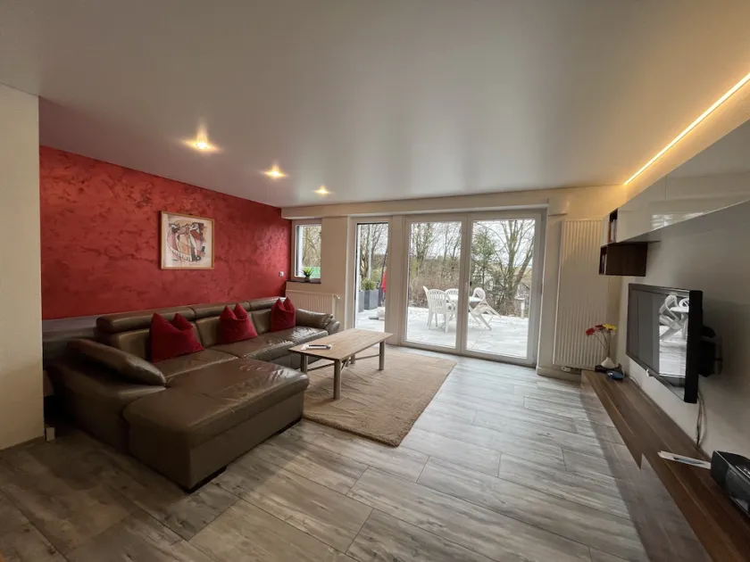 90 m2 Appartment with 2 Bedrooms, terrace and garden - Image 1