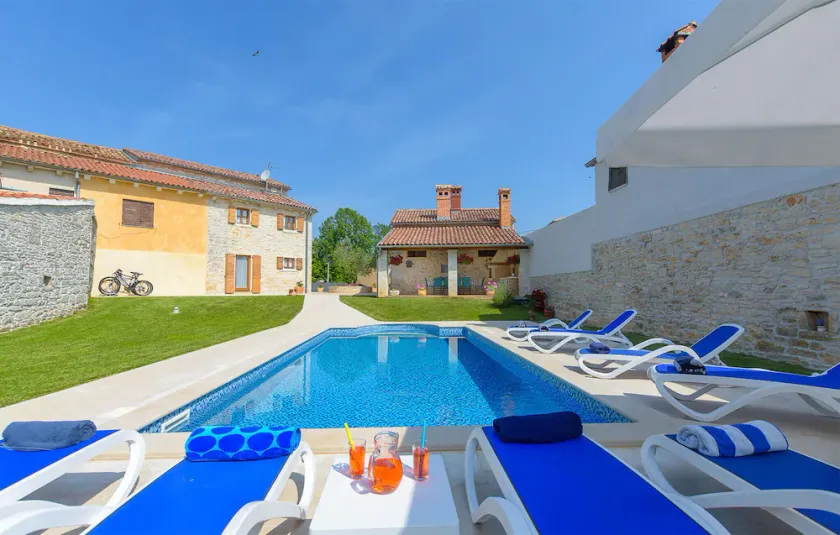 Nine-Bedroom Holiday Home In Bokordici - Image 1