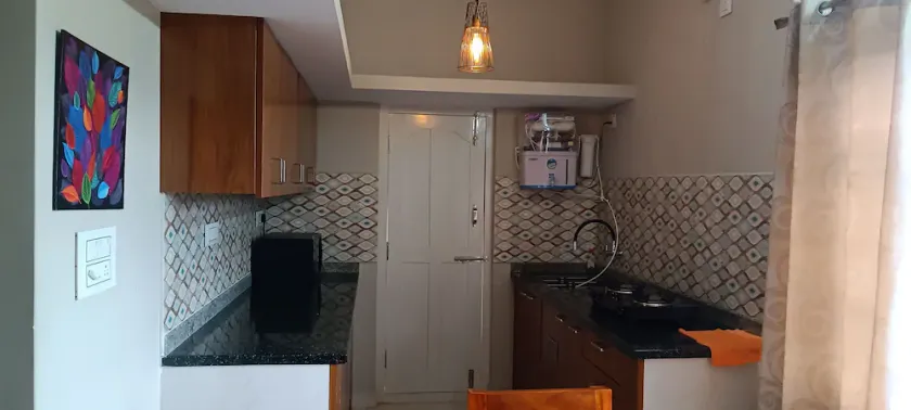 1bhk  Private Studio Flat For W.F.H & High Speed WiFi. - Image 1