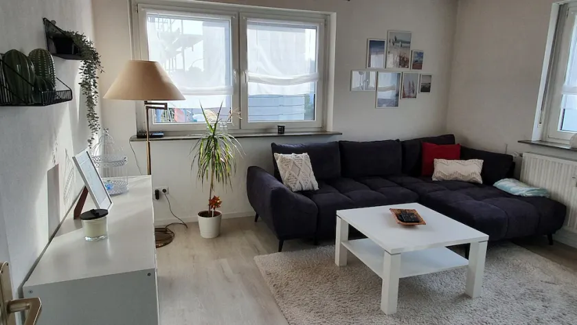 Cozy vacation apartment (85sqm) with large balcony and parking space - Image 1