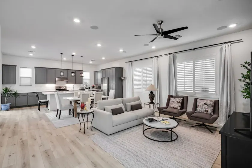 Luxury RH Furnished-Modern Home-Super Clean -All 10 stars review-Great Location - Image 1