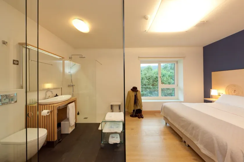 Spectacular designer house, with heated pool, 8 minutes from the beach. - Image 1