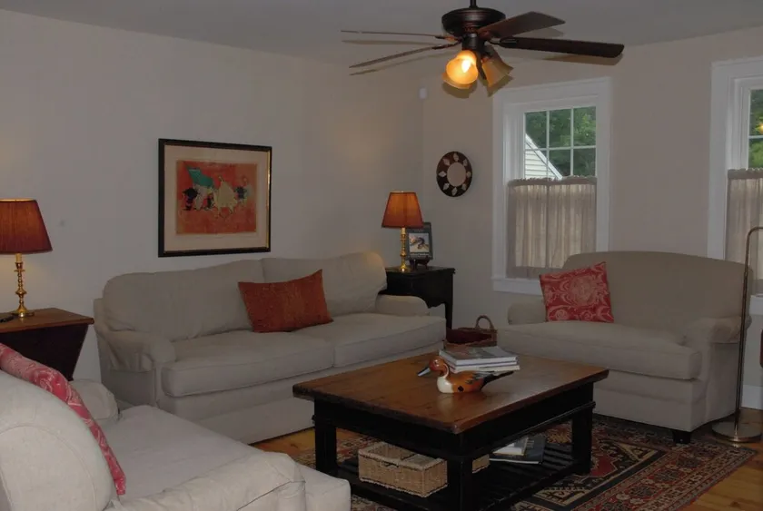 Perfect Holiday Retreat, Completely Renovated, Central Location - Image 1