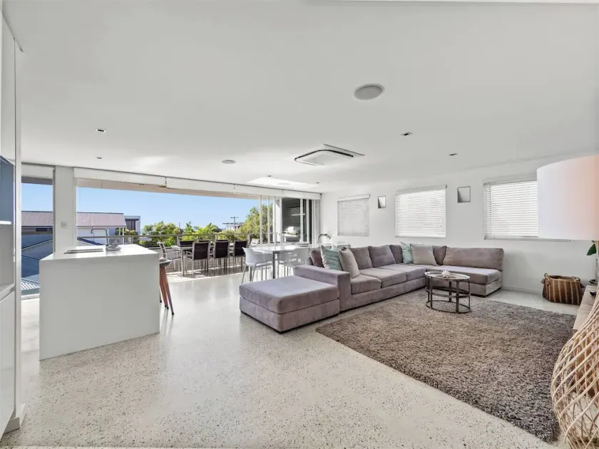 Allure Easy Beachside Living in Prime Location - Image 1