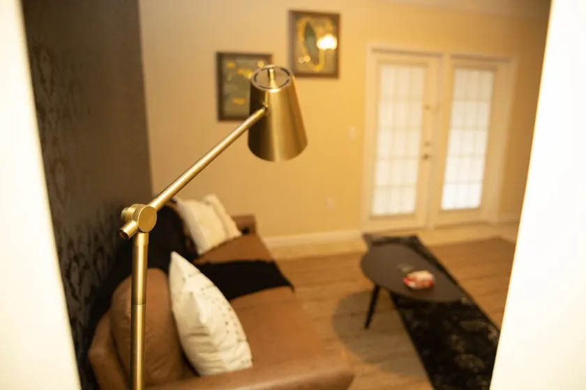 Luxury vibe in the heart of Chattanooga with pool & full coffee bar - Image 1